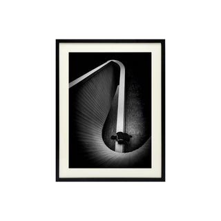 P-10-101-117-107-0036-1.jpg;black and white, linear, curving, figure